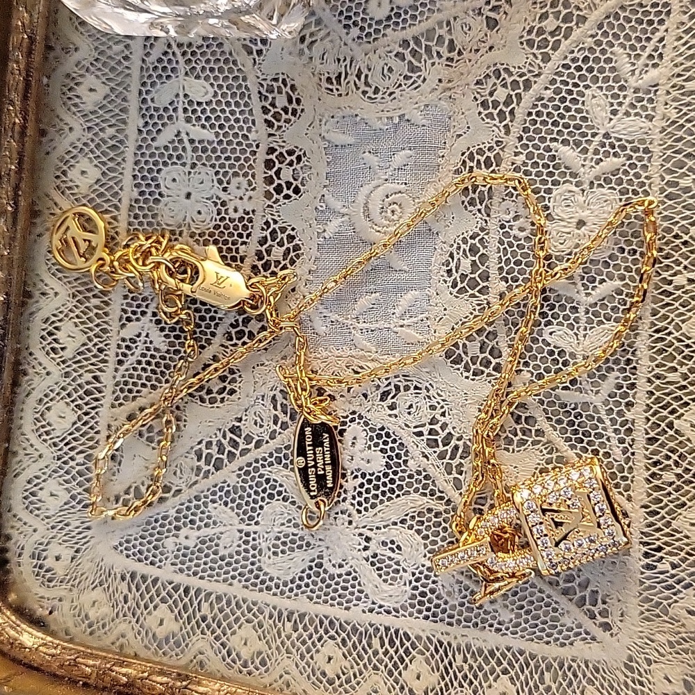LUXURY FASHION GOLD NECKLACE